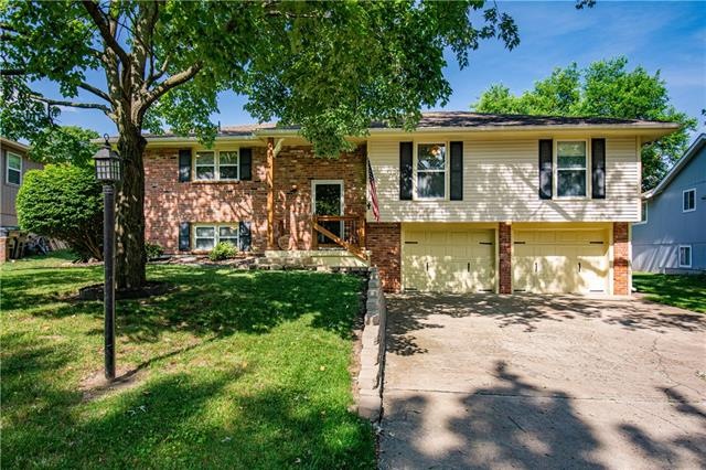 921 NW 13th St, Blue Springs, MO 64015 - photo 1