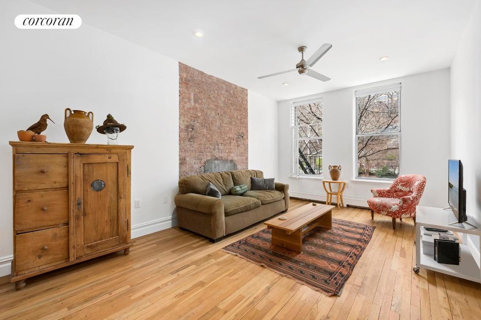 Sold $1,095,000 • Co-Listing Agent