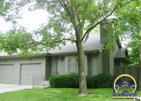 5570 SW Stonegate Ct, Topeka, KS 66606 - photo 1