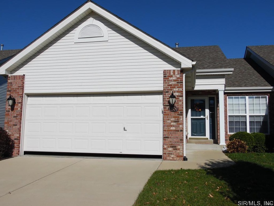 6809 Kensington Dr, Maryville, IL 62062 - photo 1