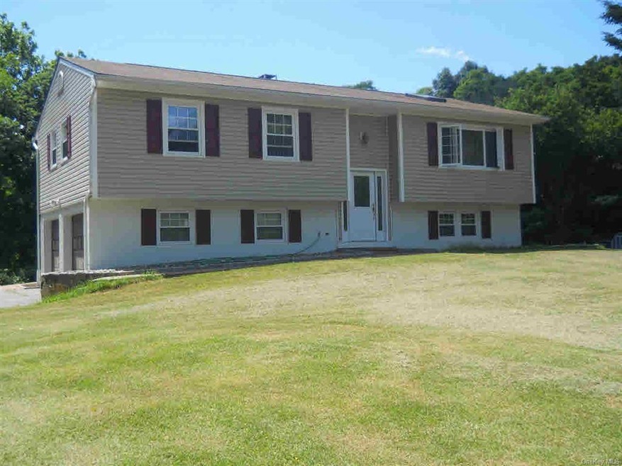 22 Elizabeth Terrace, Wappingers Falls, NY 12590 - photo 1