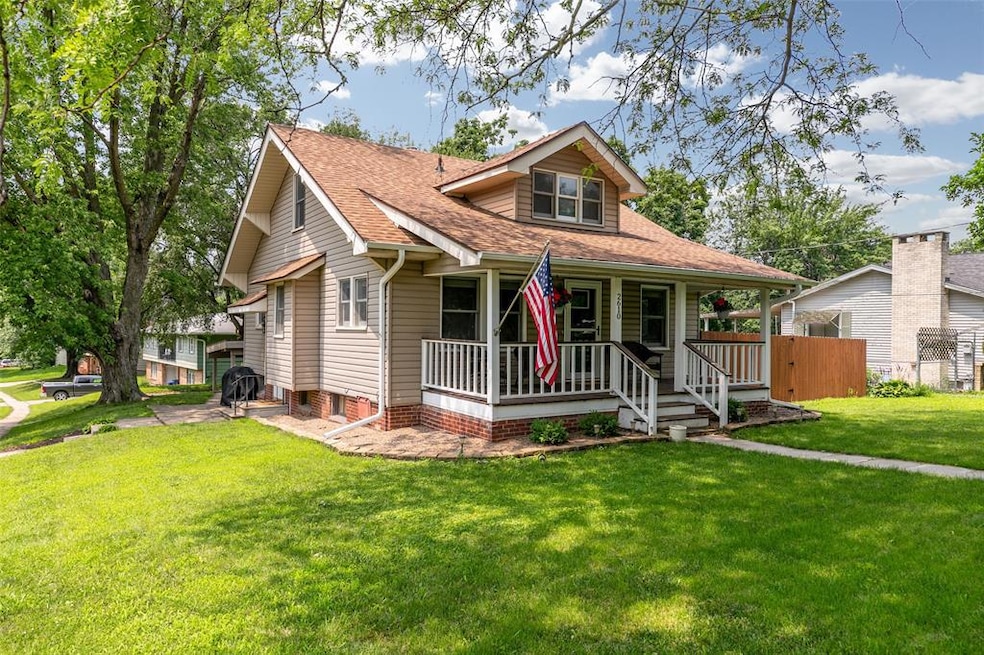 2610 Westover Blvd, Des Moines, IA 50322 - photo 1