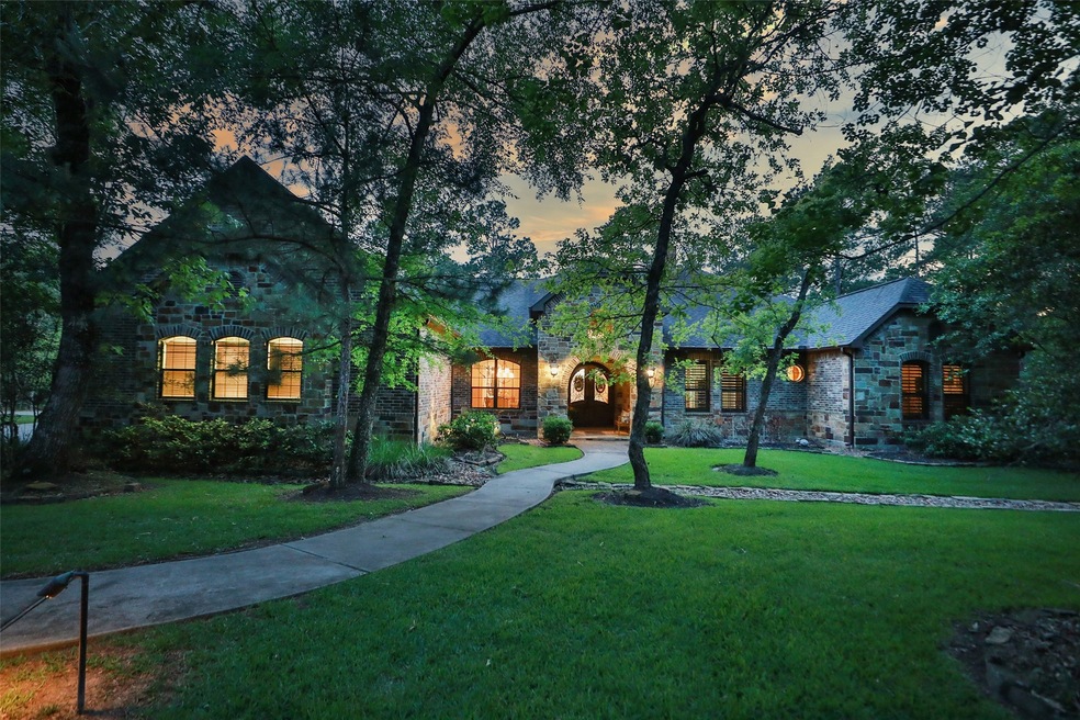 Gorgeous house located on 3.70+/- acres. This 4 bedroom 3 1/2 bath is ready for you to call it home! Stunning sunset picture!