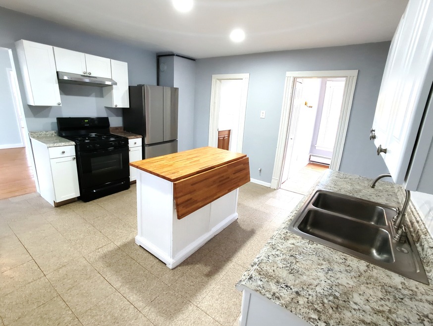 633 Arch St unit 2, New Britain, CT 06051 - photo 1