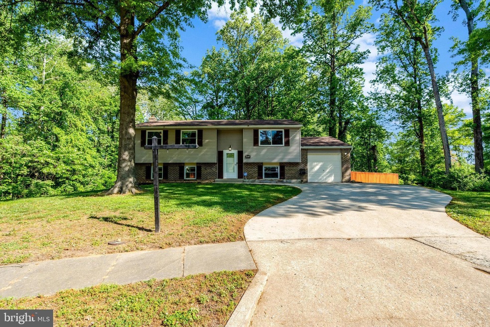 16000 Normandy Ct, Woodbridge, VA 22191 - photo 1