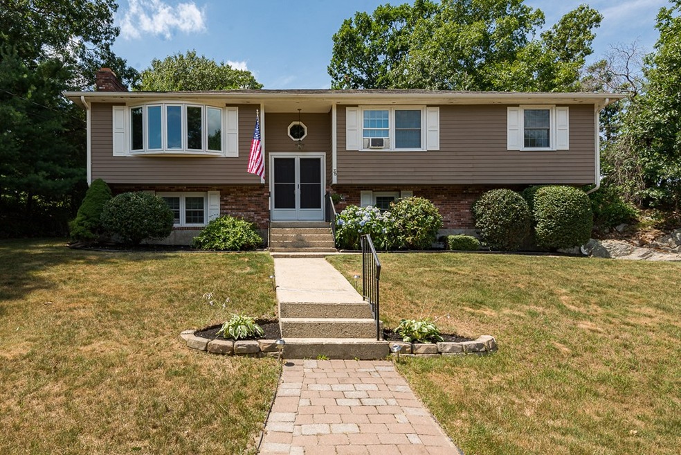 76 Waterford Dr, Weymouth, MA 02188 - photo 1