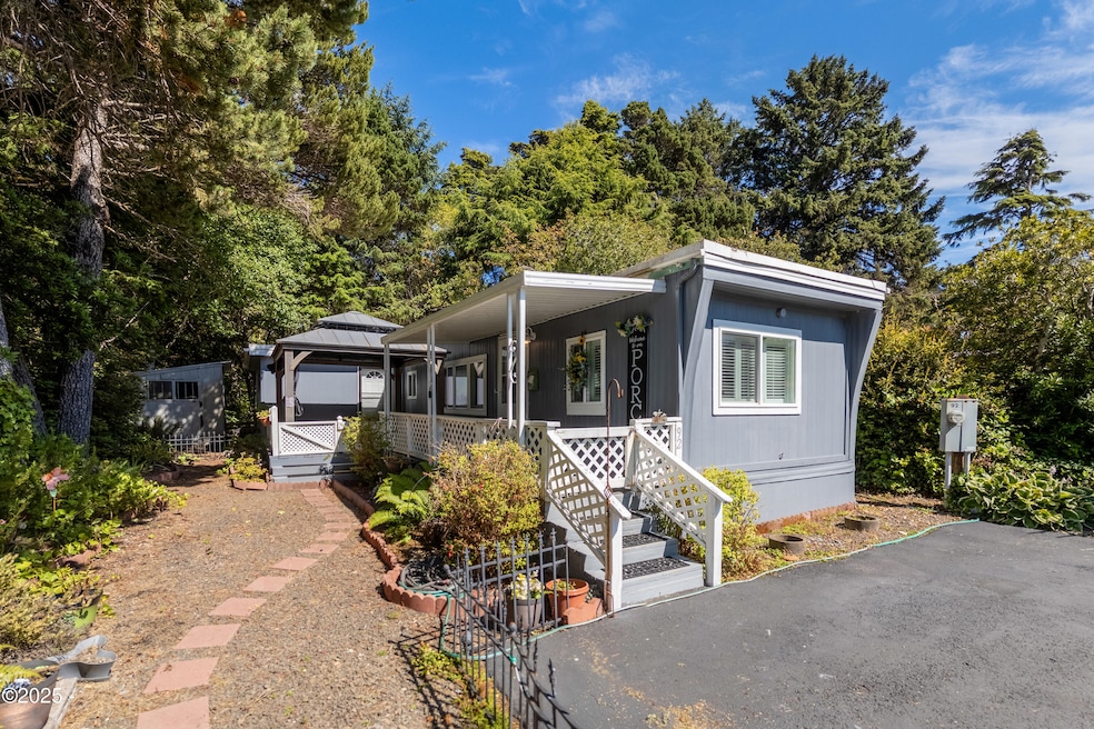 Space #92 Holiday Hills