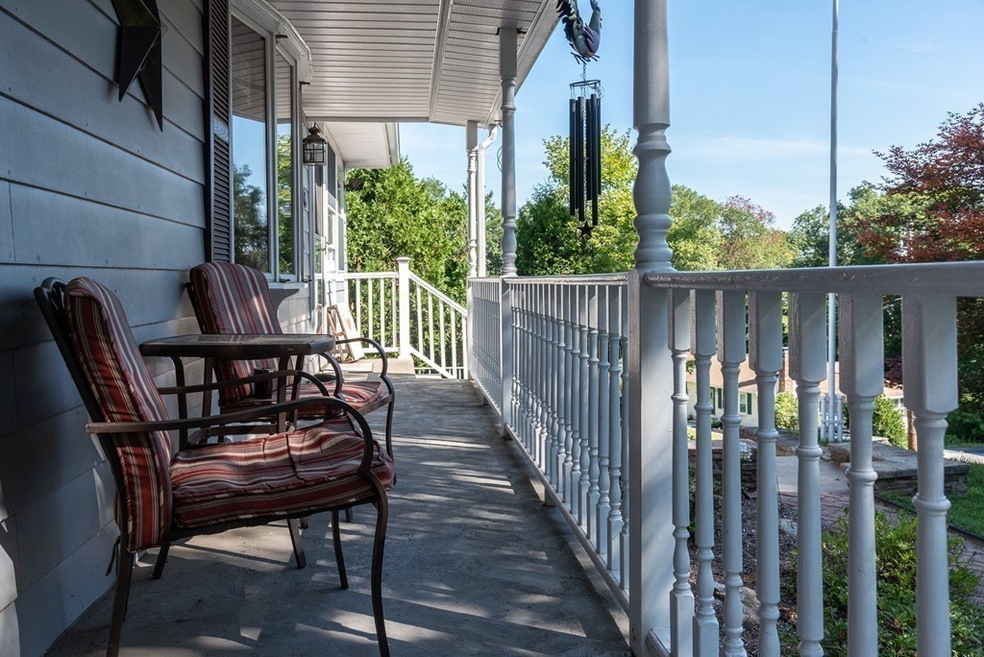 8 Pine Hill Rd, South Grafton, MA 01560 - photo 1