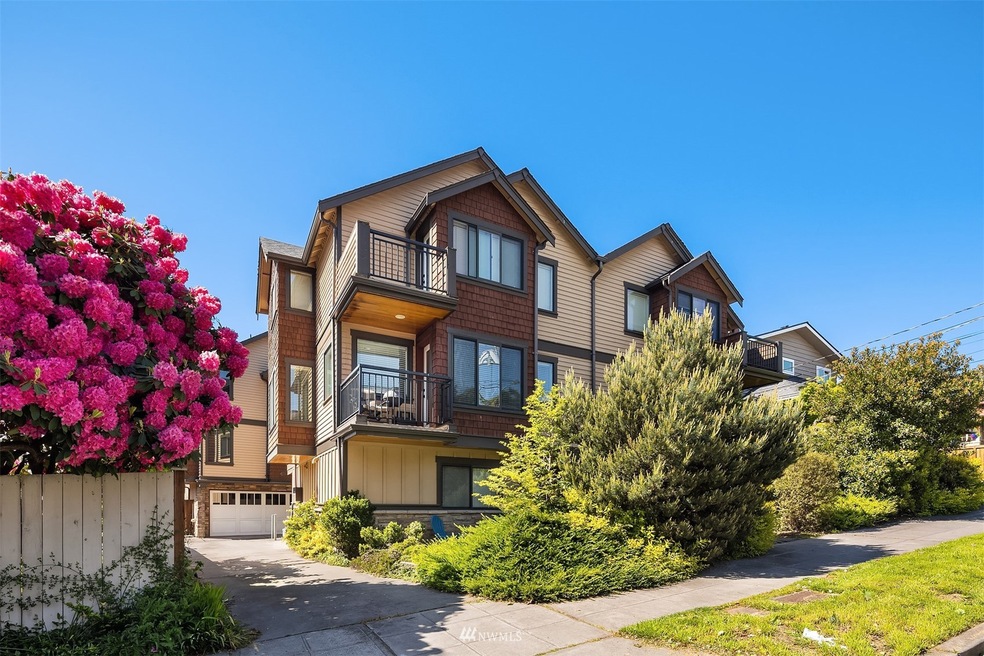 Sold $1,055,000 • Co-Listing Agent