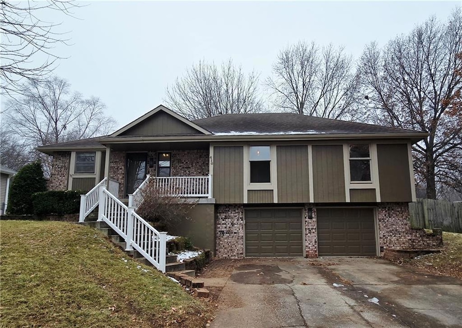 410 NE Corsicana St, Lees Summit, MO 64086 - photo 1