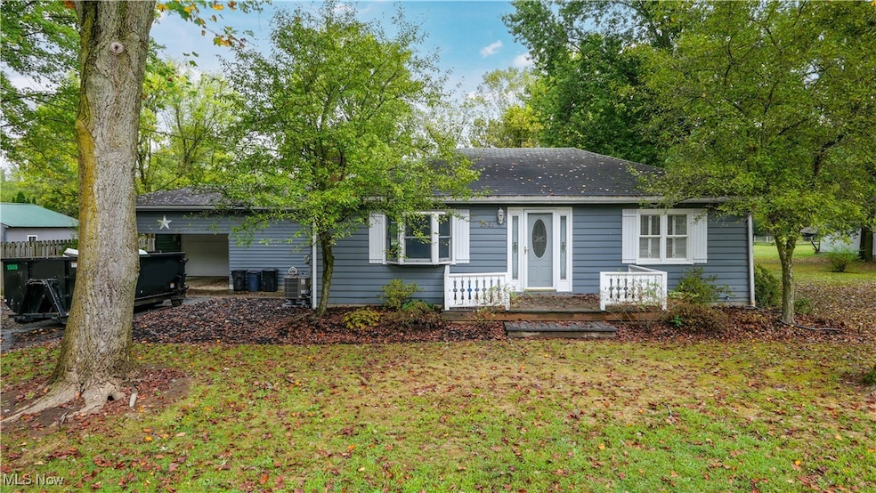 2822 Selkirk Bush Rd SW, Warren, OH 44481 - photo 1