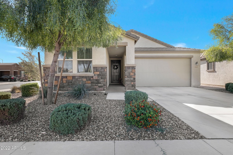 3019 E Fairview Ave-1