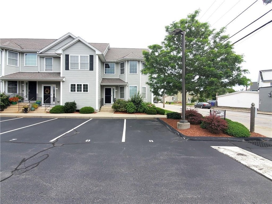 660 Cottage St unit 8, Pawtucket, RI 02861 - photo 1