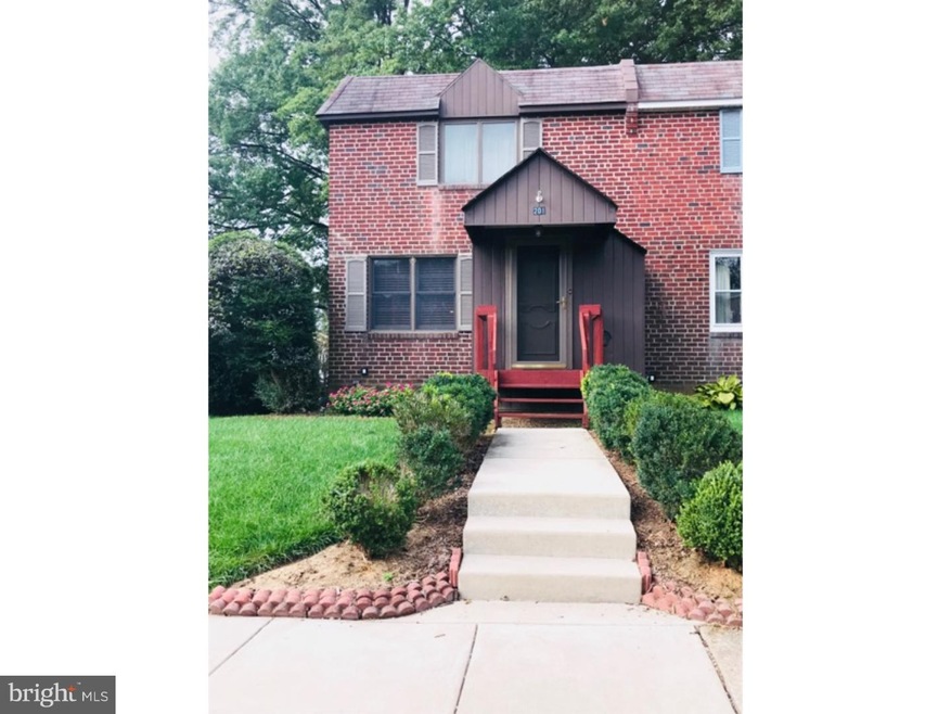 201 Evergreen Ave, Folsom, PA 19033 - photo 1