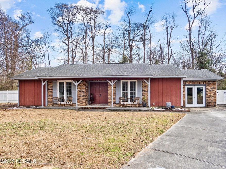 210 Julia Ct, Jacksonville, NC 28540 - photo 1