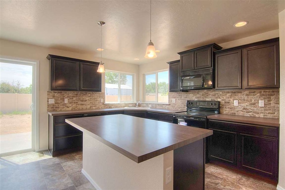 69 N Luke Loop, Nampa, ID 83651 - photo 1