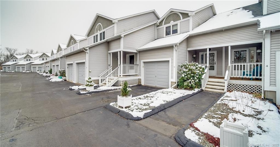 675 Newfield St unit 4, Middletown, CT 06457 - photo 1