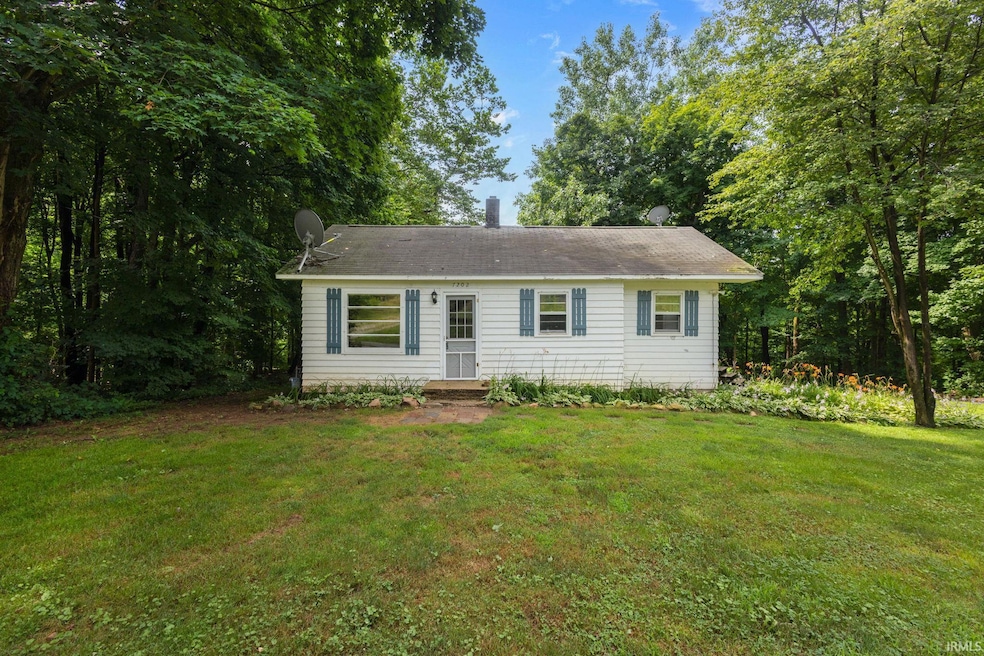 7202 E 1000 N, New Carlisle, IN 46552 - photo 1