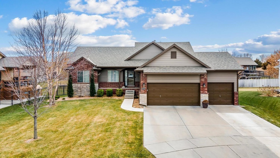 4123 N Parkdale Cir, Maize, KS 67101 - photo 1