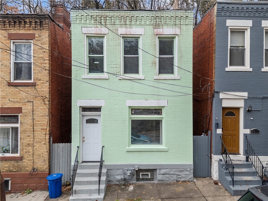 147 Moultrie St, Pittsburgh, PA 15219 - photo 1