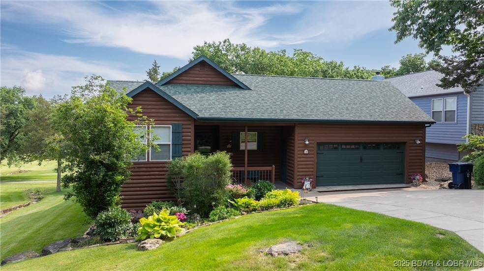 Wonderful golf course home in Old Kinderhook!