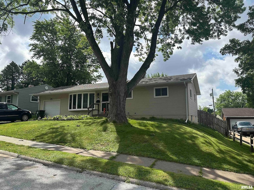 2633 Farragut Place, Davenport, IA 52804 - photo 1