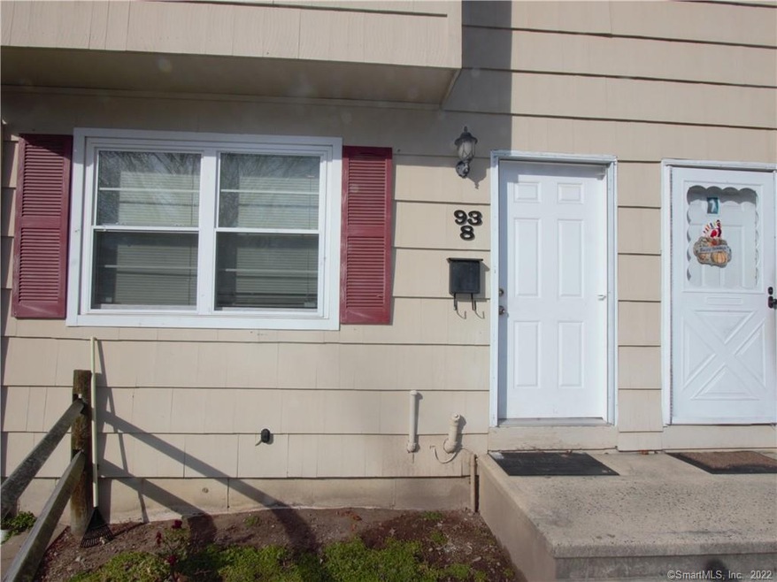 93 Ridge Rd unit 8, Naugatuck, CT 06770 - photo 1