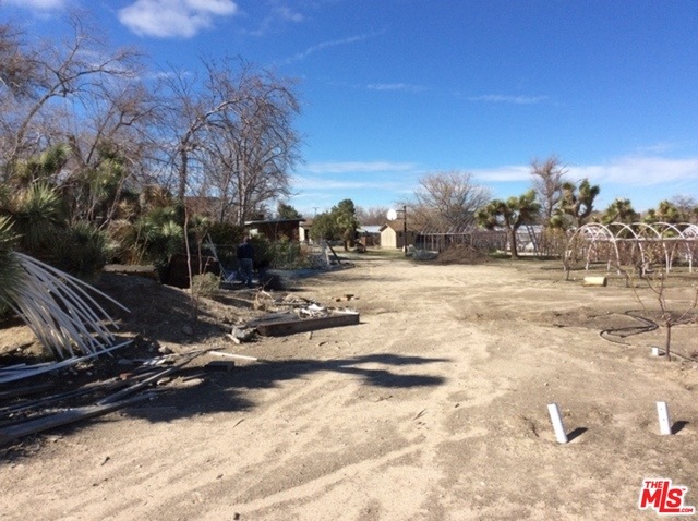 10001 Monte Vista Rd, Phelan, CA 92371 - photo 1