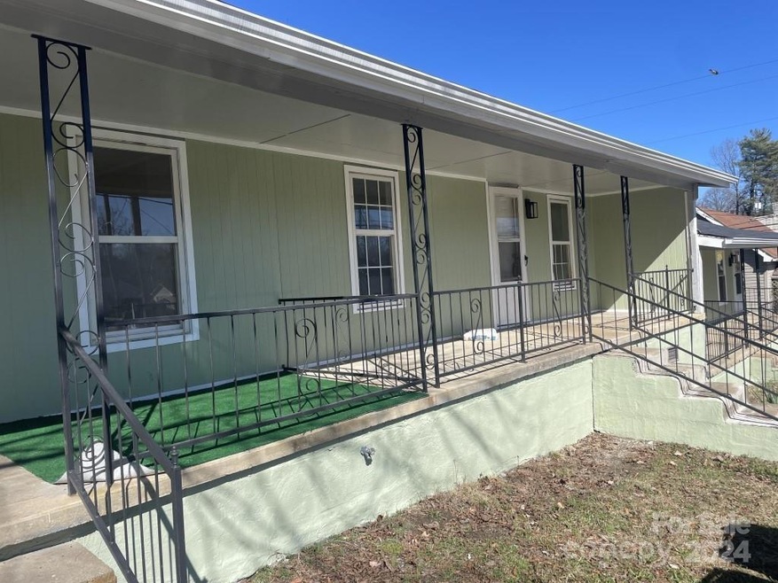 225 E Sharpe St, Statesville, NC 28677 - photo 1