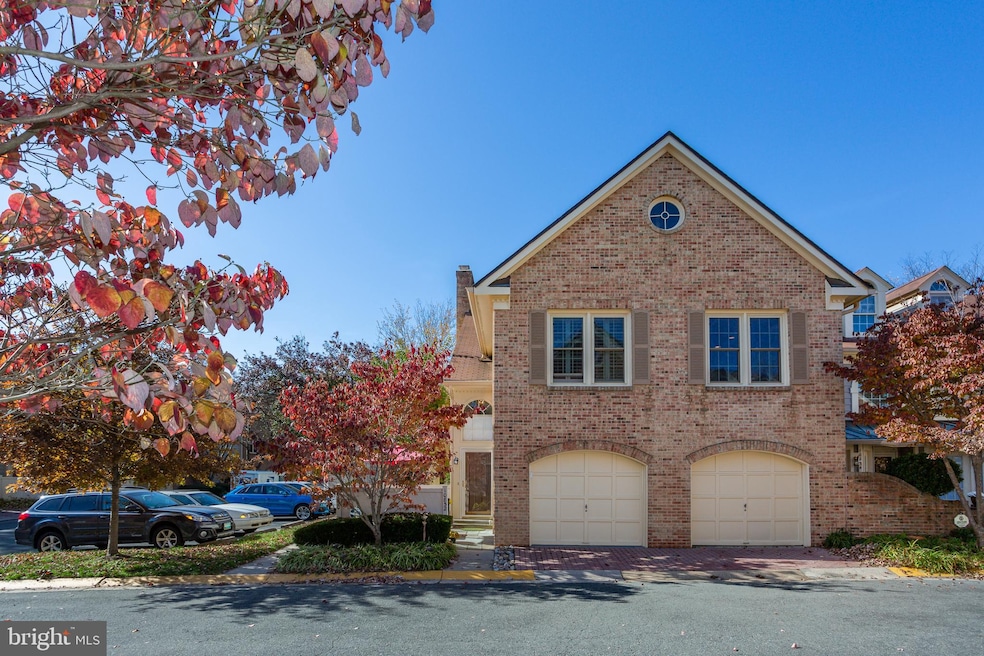 10832 Luxberry Dr, Rockville, MD 20852 - photo 1