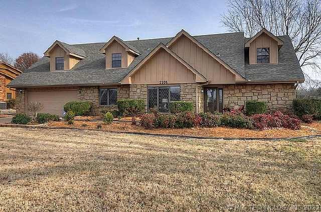 3104 Camelot Dr, Bartlesville, OK 74006 - photo 1