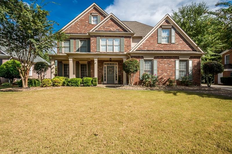 Lovely Three side brick home