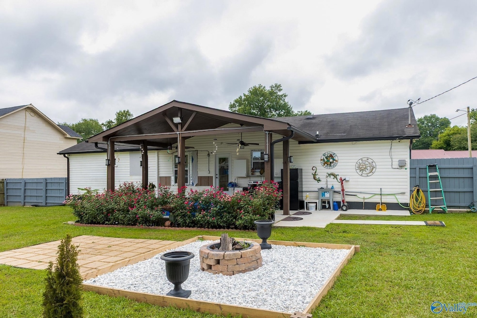 742 Kennilworth Rd SW, Decatur, AL 35603 - photo 1