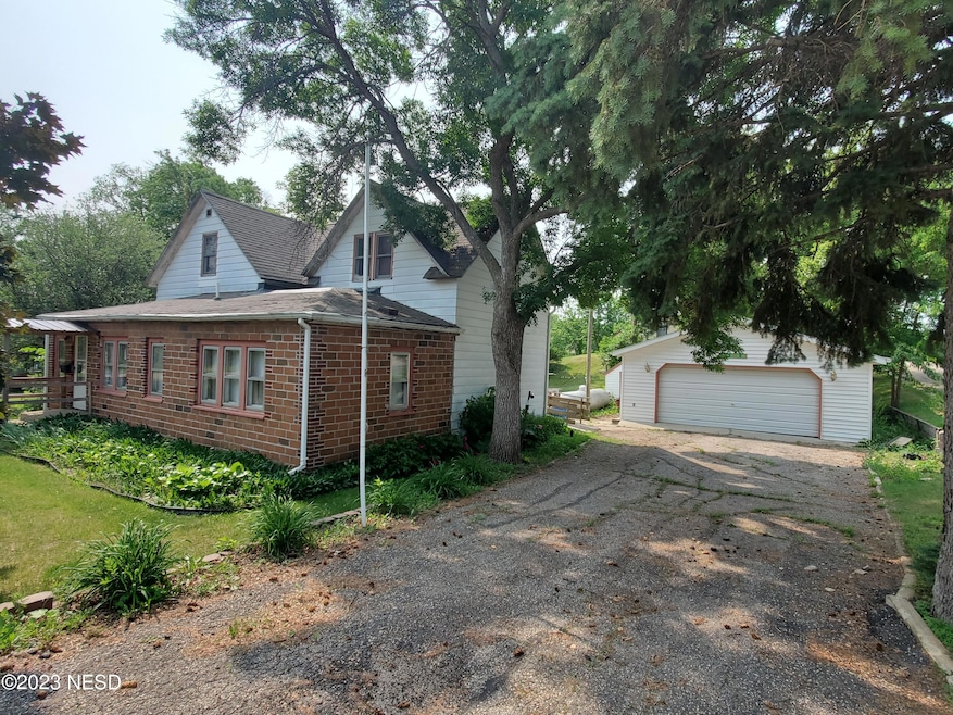 Garage & Driveway