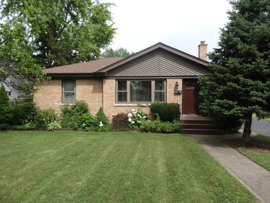 1801 Dexter Ln, Des Plaines, IL 60018 - photo 1