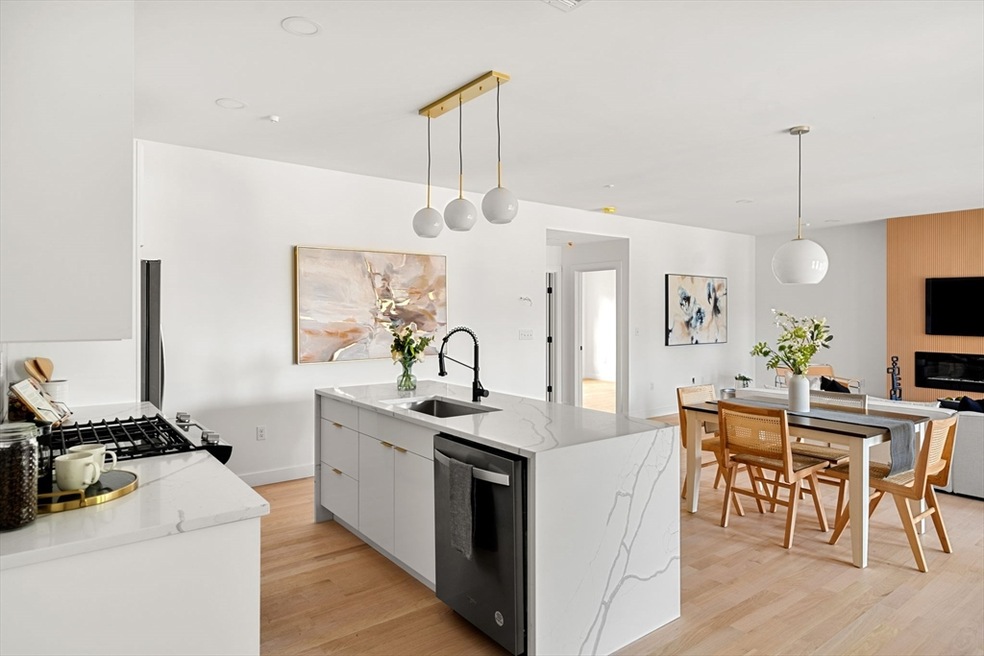 43 Withington St unit 3, Dorchester Center, MA 02124 - photo 1