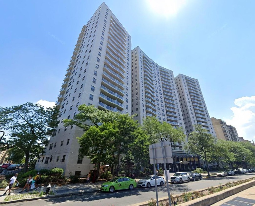 Executive Towers unit 11RR, Bronx, NY 10451 - photo 1