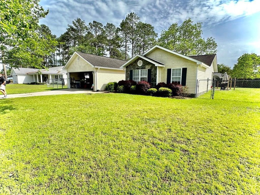 131 Ranier St, Baxley, GA 31513 For Sale