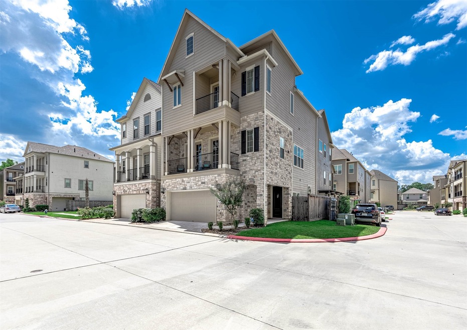 1765 Trinity Bend Dr, Houston, TX 77080 - photo 1