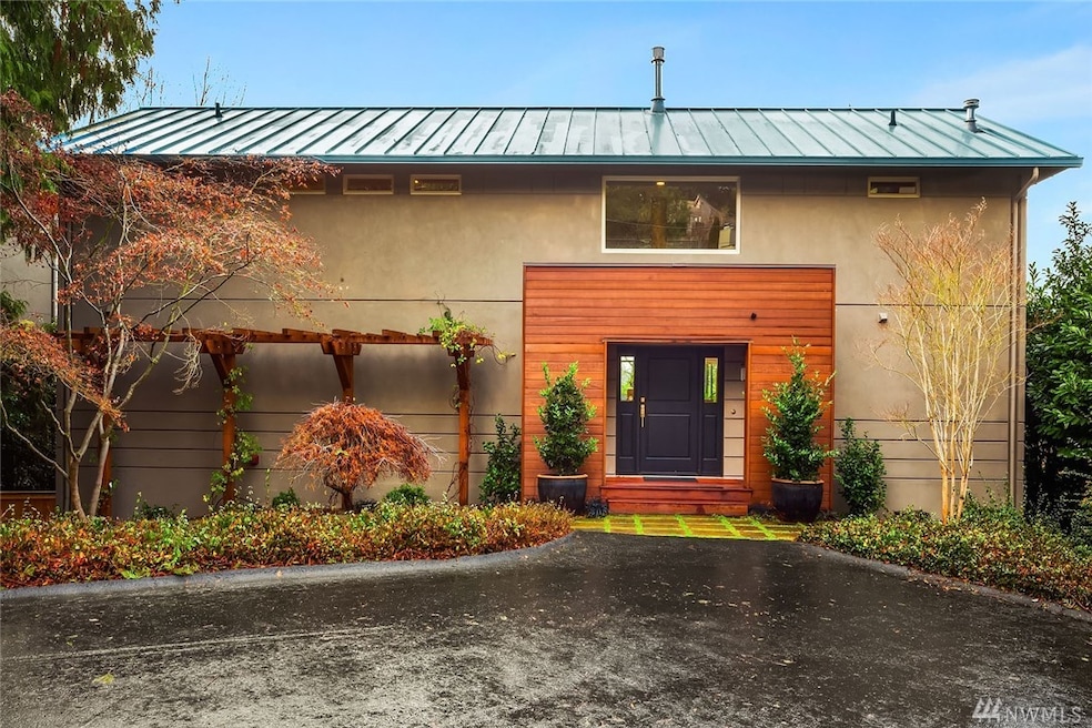 3225 W Mercer Way, Mercer Island, WA 98040 - photo 1