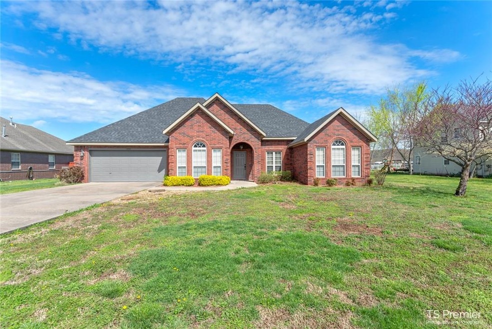 1990 Harris Dr, Fayetteville, AR 72701 - photo 1