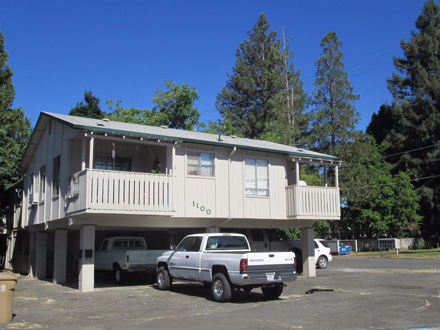 1100 SW 5th St, Grants Pass, OR 97526 - photo 1