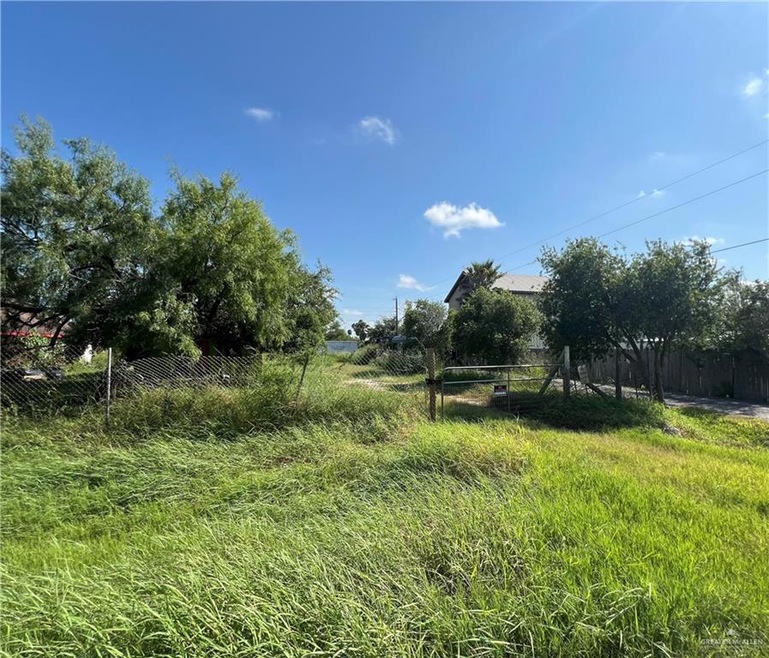 512 Kirby Dr, Donna, TX 78537 - photo 1