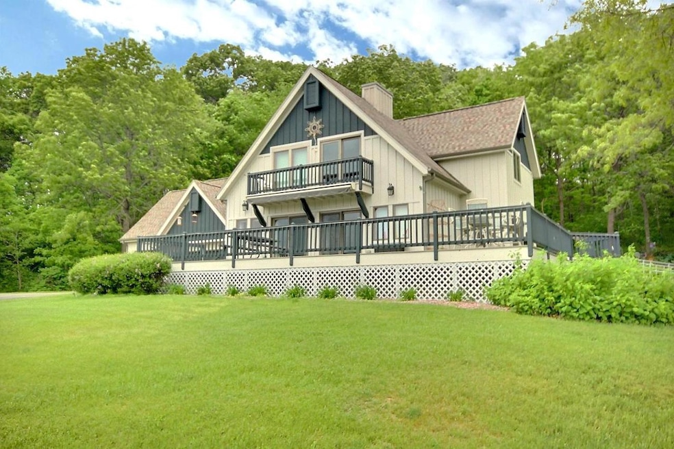 W7544 Castle Heights Dr