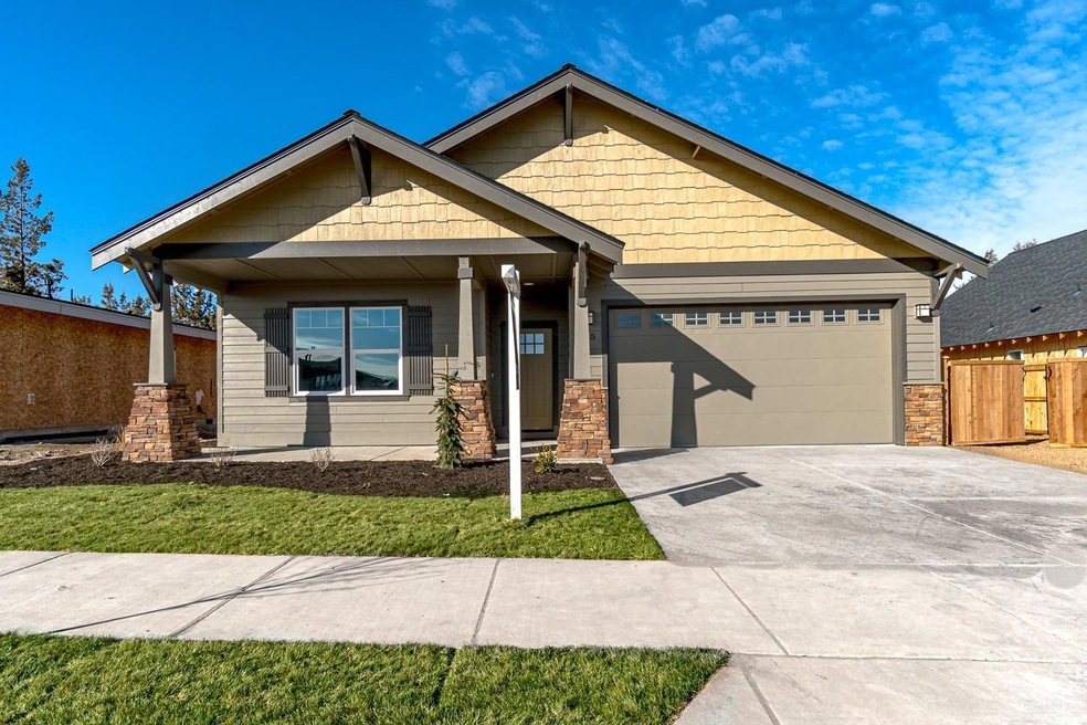 745 NW Rimrock Dr, Redmond, OR 97756 - photo 1