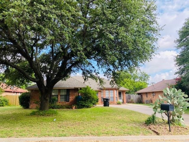 508 Odell St, Cleburne, TX 76033 - photo 1