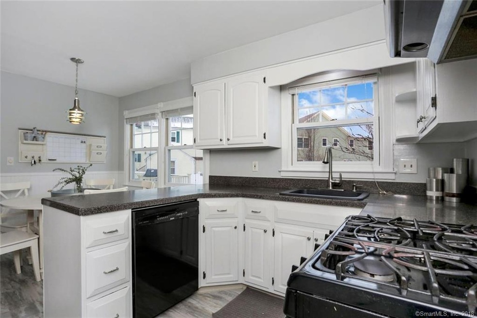 670 Reid St, Fairfield, CT 06824 - photo 1