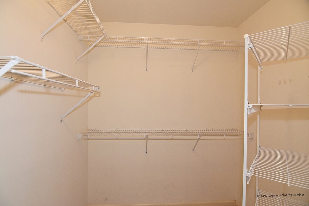 108 Pine Hill Dr, North Aurora, IL 60542 - photo 1