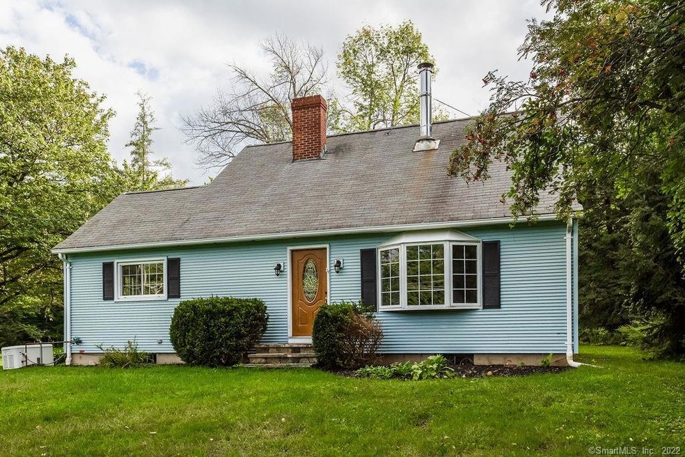 101 Laurel Way, Winchester
