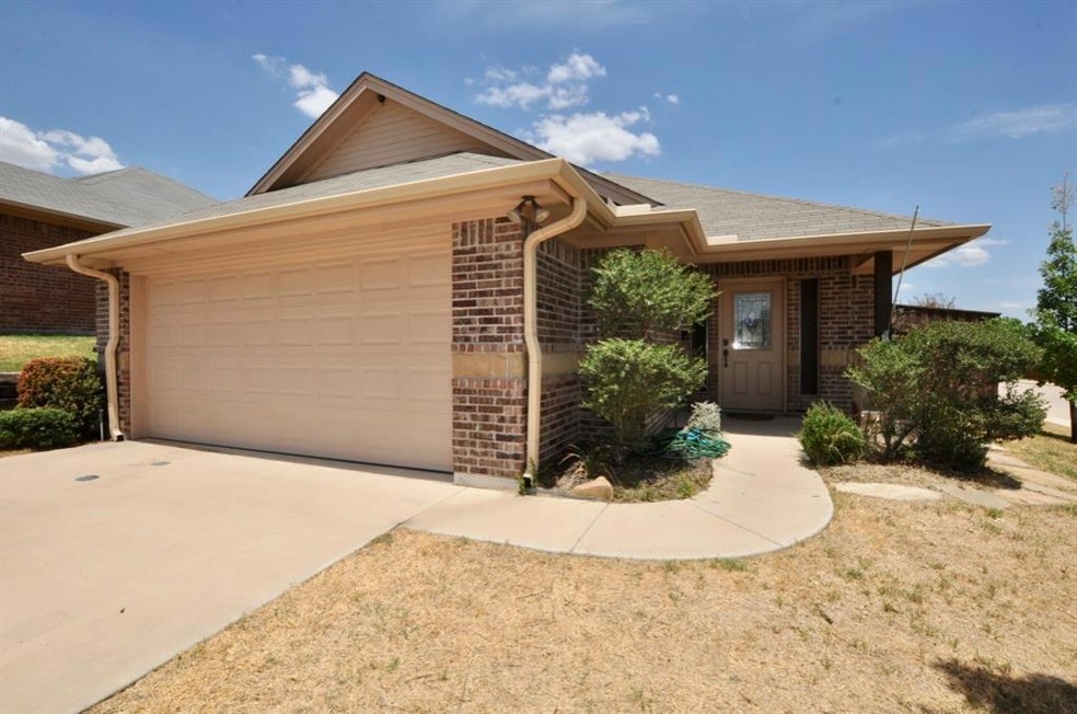 1261 Newcastle Dr, Weatherford, TX 76086 - photo 1